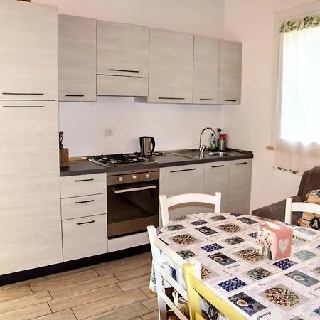 Apartment In Marche With Pool Near Adriatic Lägenhet